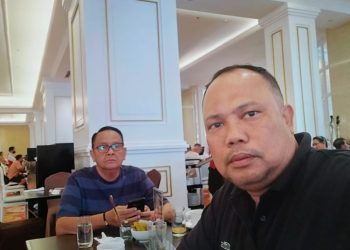 Awaludin (kanan) dan Anderson Siringoringo