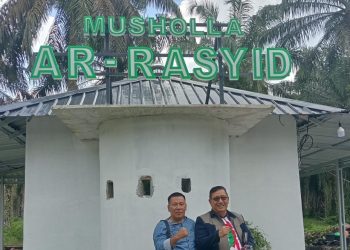 Ketua Satgas HKTI Sumut foto bersama ketua Satgas HKTI Asahan Ok Rasyid.