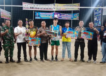 Anggota DPRD Asahan Tutup Turnamen Bola Volly Serdama Cup 1