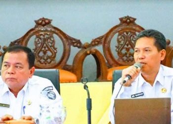 Sekda Labuhanbatu Hasan Heri Rambe (kiri).