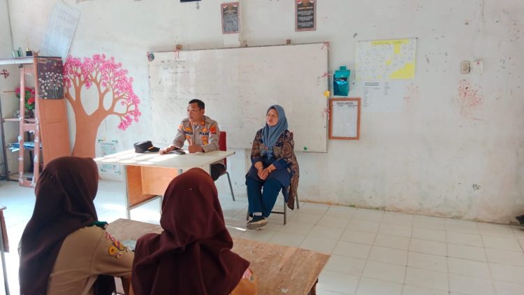 Personel Polsek Teluk Nibung Gelar Police Go To School