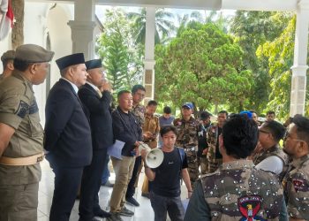 Massa Grib Jaya Asahan dan Warga Pasar Kisaran Datangi Kantor DPRD
