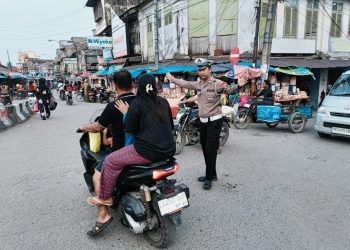 Sat Lantas Polres Tanjungbalai Tertibkan Lalu Lintas di Pasar Tumpah