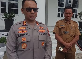 Kapolres Asahan memberikan keterangan pers.