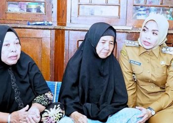 Bupati Labuhanbatu Kunjungi Keluarga Korban Hanyut di Sungai Tarihoran