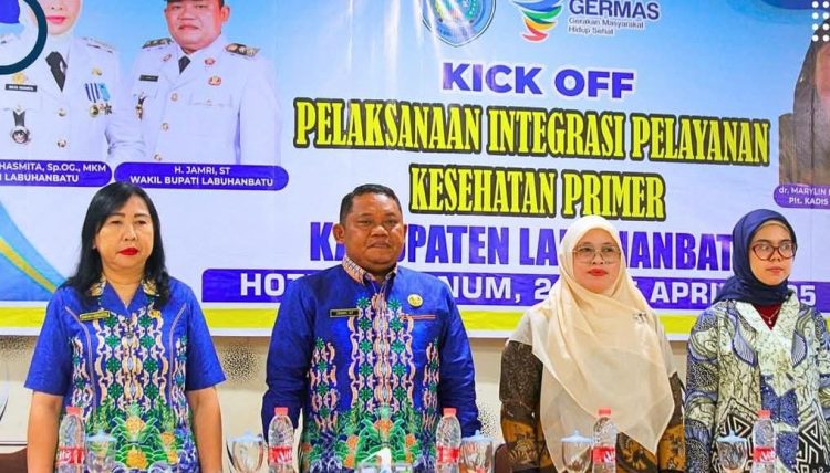 Wakil Bupati Labuhanbatu H Jamri (dua dari kiri).