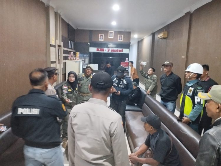 Personel Polres Tanjungbalai Gelar Razia Gabungan dengan TNI dan Pemko