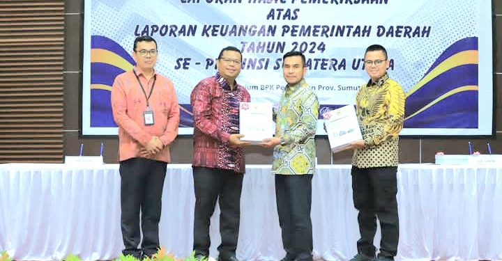Wakil Bupati Labura, H. Samsul Tanjung, menerima Laporan Hasil Pemeriksaan Keuangan dari BPK RI Perwakilan Sumut.