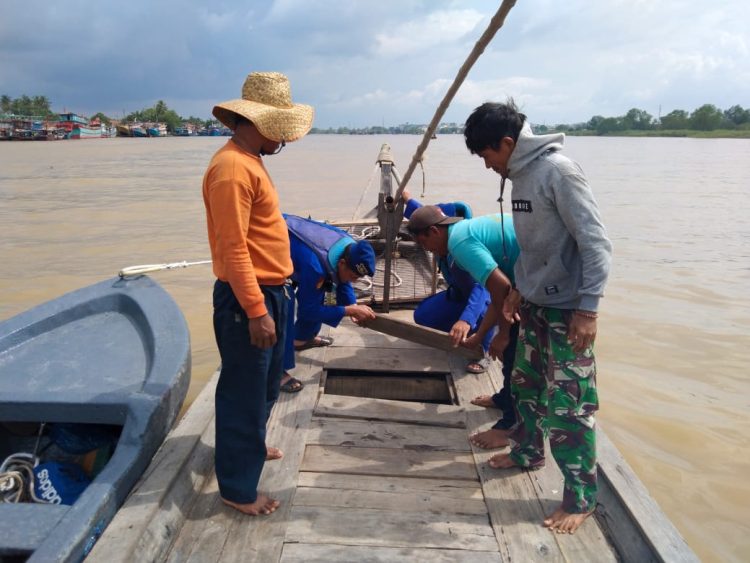 Antisipasi Penyeludupan, Sat Polairud Kejar dan Periksa Kapal Tanpa Nama