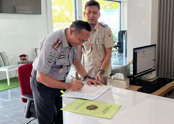 Kalapas Labuhan Ruku Terima Sertifikat Lahan Dari  ATR/BPN Asahan