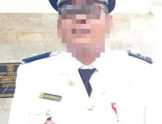 oknum kades yang tertangkap main judi.