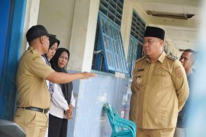 Kunjungi SD 08 Pematang Rambai, Wakil Bupati Janji Perbaik Bangunan Sekolah