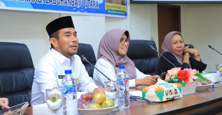 Wakil Bupati Labura, H. Samsul Tanjung memberikan sosialisasi pengelolaan sampah 