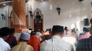Warga Meranti  Sholat Idul Adha 1446 H di Masjid Besar Nurul Huda