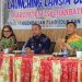 Wabup Labura, H. Samsul Tanjung (kanan), memberikan sambutan pada acara launching program lansia.