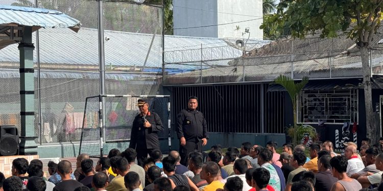 Kalapas Labuhan Ruku Beri Pengarahan Kepada Warga Binaan. 