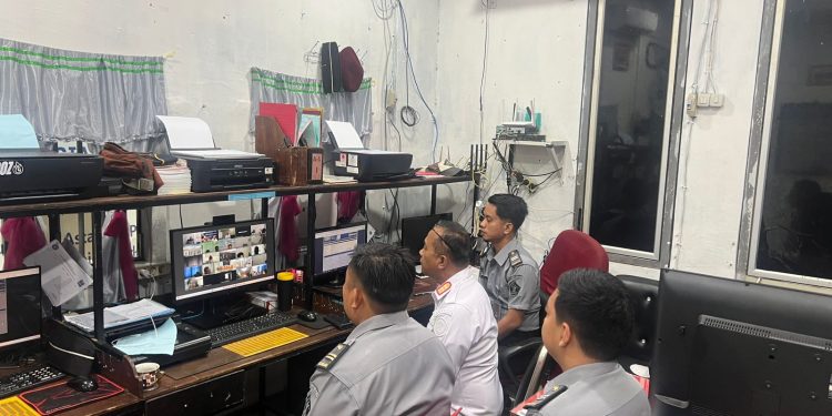 Lapas Labuhan Ruku Ikuti  Rapat Zoom Pengendalian Overstaying Tahanan. 