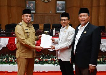 Wabup Batubara Sampaikan RPJMD Dalam Rapat Paripurna DPRD