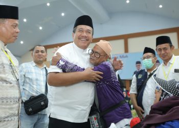 Jemaah Haji yang Sakit di Embarkasi Medan Dijemput Bupati Asahan