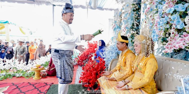 Suasana Lapangan Sepak Bola Siajam di Sei Bejangkar, Kecamatan Sei Balai, berubah total menjadi lautan sukacita.
