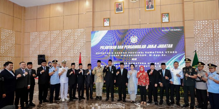 Bupati Batubara HadirI Pelantikan Sekda Provsu
