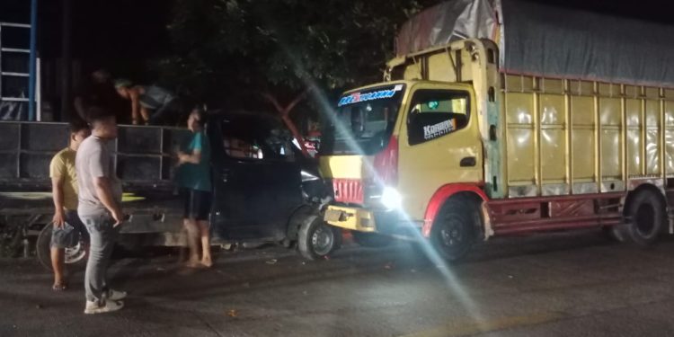 Lakalantas di Sei Beluru Asahan, Truk Tabrak Pickup