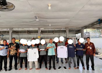 LP Labuhan Ruku Serah Terima Simbolis Baju Warga Binaan 