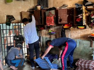 Petugas Lapas Labuhan Ruku Gelar Razia di Kamar 12 Blok Safir