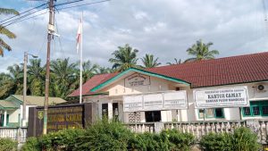 Kibarkan Bendera Kusam dan Robek Camat BP Mandoge: Besok Saya Ganti