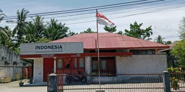 Pihak PT POS Cabang Binjai Serbangan Kibarkan Bendera Rusak dan Kusam