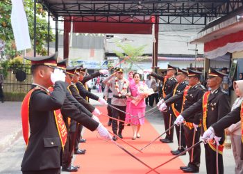 Tradisi Welcome and Farewell Parade Sambut AKBP Welman Feri SIK MIK di Polres Tanjungbalai