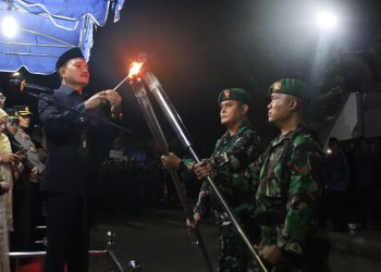 Wali Kota Tanjungbalai dan Wakil Wali Kota Bersama Forkopimda Lepas Pawai Obor Semarak HUT Ke-80 Kemerdekaan RI