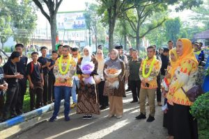 Bupati Labura Ajak Anak-anak Jadi Penerus Bangsa