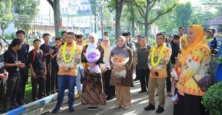 Bupati Labura Ajak Anak-anak Jadi Penerus Bangsa