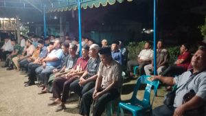 Para pelayat di rumah duka ibunda Bupati Asahan yang meninggal dunia.