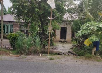Waduh, Buruh Nelayan Kibarkan Bendera dari Karung Bekas