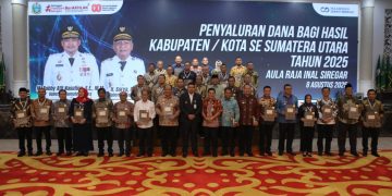 Serahkan DBH, Gubsu Tekankan Bupati dan Wali Kota Perkuat Layanan Dasar dan UHC