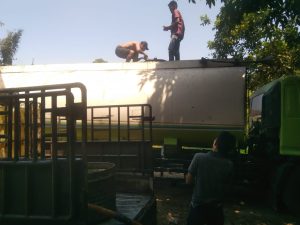 Halo Pak Kapolres Asahan Tolong Tertibkan Truk Tangki yang "Kencing" di Desa Mekar Sari