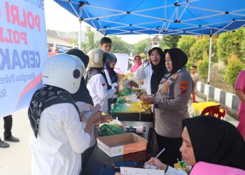 Polres Tanjungbalai Gelar Gerakan Pangan Murah, 1 Ton Beras Ludes Diserbu Warga