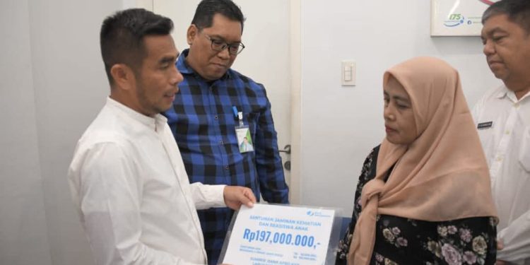 Ahli Waris Bilal Mayit Menerima Santunan
