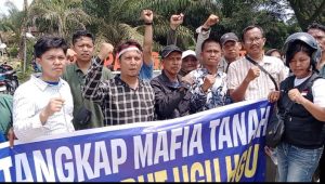 Ratusan Warga Teluk Dalam Demo PT Padasa