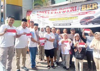 Semarak Hari Kemerdekaan, DPC Partai Gerindra Labuhanbatu Bagikan Ribuan Bendera Merah Putih Kepada Warga