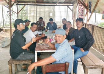 LSM dan Media Bergabung, Aksi Solidaritas Minta Tangkap dan Penjarakan Kakan Kemenag Asahan