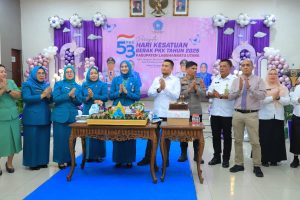Hendri Yanto Sitorus menghadiri Peringatan Hari Kesatuan Gerak (HKG) PKK ke-53 tahun 2025 tingkat Kabupaten Labuhanbatu Utara.