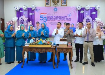 Hendri Yanto Sitorus menghadiri Peringatan Hari Kesatuan Gerak (HKG) PKK ke-53 tahun 2025 tingkat Kabupaten Labuhanbatu Utara. 
