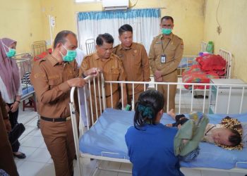 Bayi Yang Lahir 17 Agustus 2025 di RSUD Dr Tengku Mansyur Diberi Bingkisan