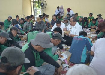 Bupati Asahan dan Wakil Bupati Berikan Salam Hormat Kepada Ratusan Petugas Kebersihan Asahan