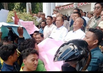 Aksi Demo Mahasiswa di Depan Kantor DPRD Asahan Berjalan Kondusif 