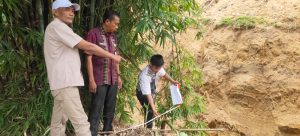 Warga Protes Penggalian Parit PTPN IV 