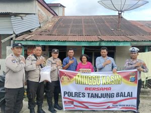 rutin melaksanakan kegiatan berbagi rezeki guna meringankan beban hidup dari warga yang kurang mampu.